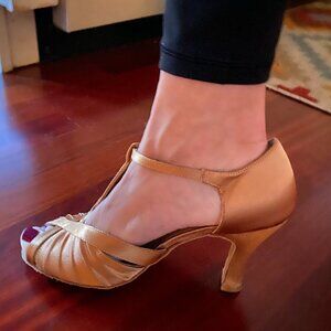 Very Fine Dancesport Women’s Dance Shoes in size 7